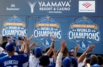 「気になって仕方ない！」ドジャースWS優勝パレード特別バスに衝撃！ 世界的な日本企業広告に視線集中「すげえ目立つ」「見ちゃうわ」