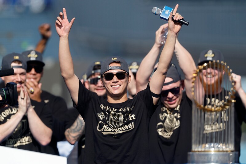 「めちゃ上手くなってる！」山本由伸が英語スピーチ!! 球場は「MVP」コールの大合唱　進歩した姿にLAメディア感動「信じられないほど素晴らしい」