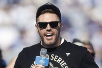 「24年の仕事は完了。25年も完了」フリーマンが優勝セレモニーで語った決意「26年の仕事は今始まる」常勝ドジャースの新たな挑戦