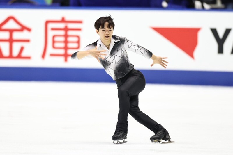 鍵山優真、SP首位発進もスピンでまさかの“０点”に猛省「ありえないところでミス続いた」「試合で初めてやってしまった…」【フィギュアNHK杯】