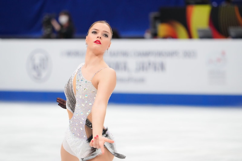 親日家ベルギー人スケーターが告白した坂本花織への敬意「最後になるなんて寂しい」「心から尊敬」　26歳の誕生日は焼肉でお祝い「すごく美味しかった！」【フィギュアNHK杯】