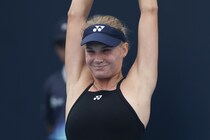 女子テニスのヤストレムスカがブラックビキニ姿を披露し、「信じられないほど美しい」「超セクシー」と称賛の嵐