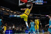 ドンチッチの“今季２本目のダンク”にチームメイトがツッコミ「AIだ」「ダンクできるの？」＜DUNKSHOOT＞