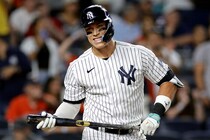 激戦のア・リーグMVPは355対335の僅差で明暗！ ジャッジが２年連続３度目の受賞！ 60本塁打ローリーに記者30名中13名が１位票