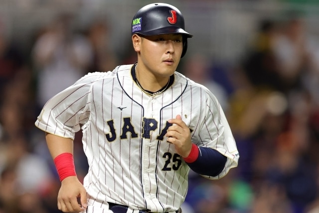 「どしたん？」侍ジャパンの４番・岡本和真が１打席のみで交代…異例の起用法に「当確だから下げたんかな」「最初から予定やったんかな」の声
