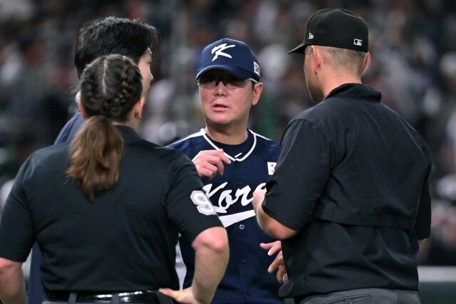 「韓国では可能なのにMLBでは不可？」母国メディアが５回先頭打者のファーストライナー判定に異議「打球が落ちて土が舞い上がる場面が見えた」【侍ジャパン】