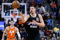 「まるで子どもたちとプレーしているかのよう」ヨキッチの圧巻パフォーマンスにレジェンドが脱帽＜DUNKSHOOT＞