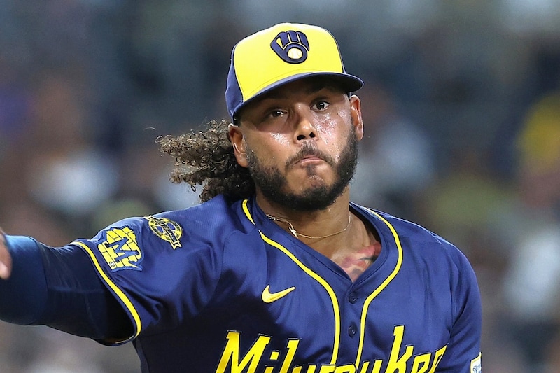 リーグ最多17勝右腕がドジャースに電撃移籍⁉ 有望株との交換でブルワーズのエース獲得の可能性と米誌「理に適っているかも」 過去にはCY賞放出も