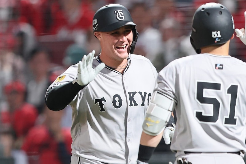 「突然でびっくりした」巨人・リチャードが元アイドルとの結婚を発表！ 微笑ましいツーショット姿にネット反響「キャーーーーーおめでとう！」