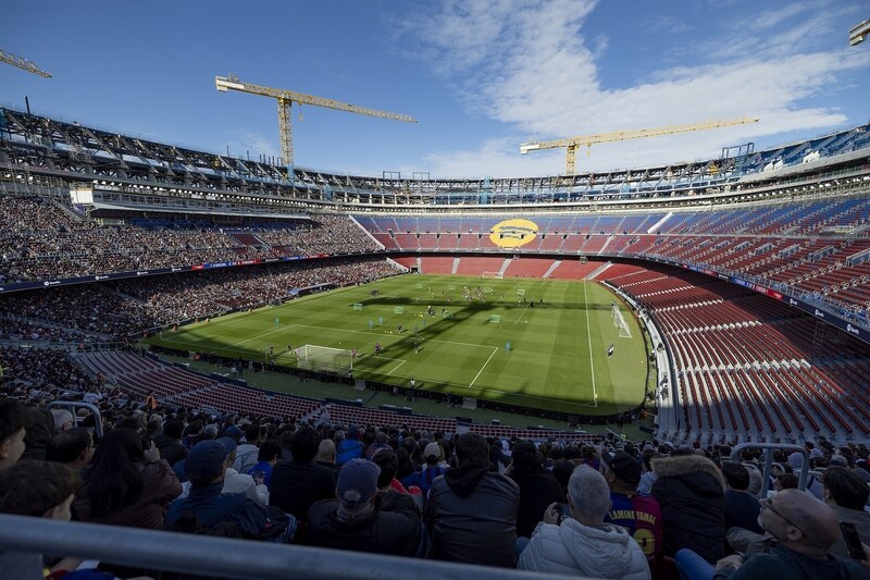 バルサ、ついに“我が家”へ帰還！ カンプ・ノウが２年半ぶりに再開　ファンの涙、選手の躍動、そしてラポルタ会長が築き上げたレガシー