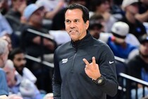 NBA史上３人目の快挙！ヒート一筋で通算800勝を達成したスポールストラHC「ただただ感謝の気持ちでいっぱいだ」＜DUNKSHOOT＞