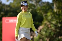 「な、な、なんと二刀流ですか!?」人気女子ゴルファー、異例の挑戦に反響続々「本物のアイドルになっちゃう」