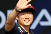 「F1ドライバーとして十分に優れている。だが...」角田裕毅のシート喪失理由の一つは「チームがシーズン中に招集した点」英記者が見解