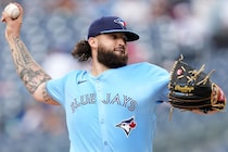 「覚醒したら激アツ」エンジェルスが元オールスター右腕マノアを１年契約で獲得！ 「輝きを再び」「ギャンブル契約」ファン期待と不安の声