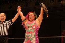 橋本千紘が同世代Sareeeとの激闘で見せた“10年の集大成” 超満員の王座戦で示した「ライバルの存在」という強み