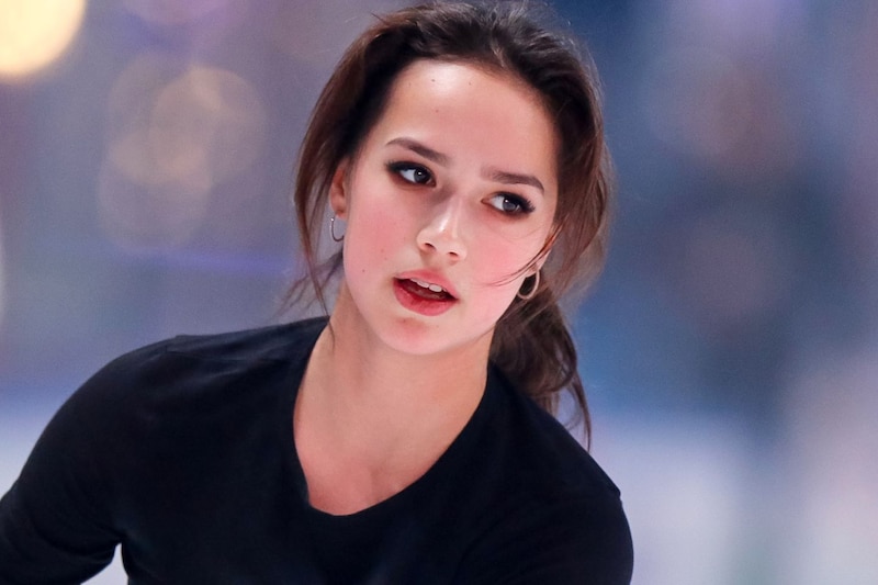 「もう誰か分からないって!」五輪金から7年、妖精ザギトワが公開した“別人級の衝撃近影”に反響止まず!「超スリムになってる」「めっちゃクールだね」