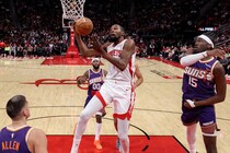 “バスケの探究者”デュラントが古巣サンズ戦でNBA歴代８人目の通算３万1000得点を突破。今季中にジョーダン超えも＜DUNKSHOOT＞