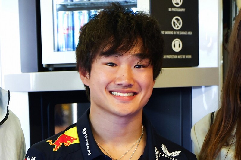 角田裕毅、降格前“ラストレース”は14位　決死のブロックでペナルティ受けるも、相棒の５連覇は叶わず【F1アブダビGP】