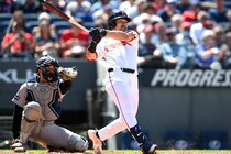 ドジャースが技巧派外野手を「本当にほしがっている」LAメディア断言「今冬にもチャレンジ」トレード期限に獲得できなかった過去も