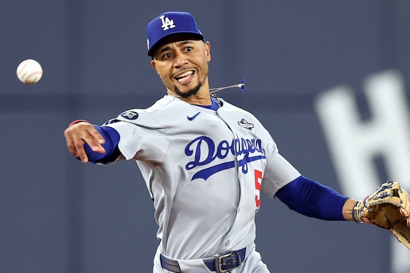 ベッツの遊撃コンバートは「王朝時代を象徴するひとつの決断」米メディアが守備力を称賛「最も難しいポジションで驚異的な数字を…」