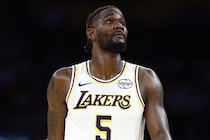 エイトンがレイカーズのセンターで初の快挙達成。それでも本人は「何でもない。普通の、規定通りのプレー」＜DUNKSHOOT＞