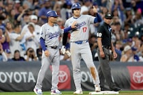 WS連覇のドジャース・三塁コーチ、大谷翔平を敵に回して狙う“もうひとつの世界一”「メジャー最高の選手たちが同じクラブハウスに集まる。次はぜひとも優勝したい」