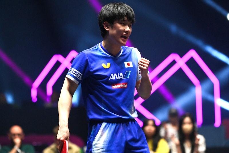 張本智和が難敵下し4強進出→試合直後の振る舞いに仏メディア感動「伝説的な戦い」【WTTファイナルズ香港】