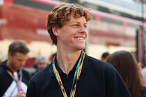 シナーが３年連続ファンズフェイバリット賞を受賞！「皆さんの応援が大きなエネルギーになる」とファンへ感謝＜SMASH＞