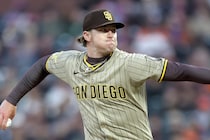 「おお！！！！　これはデカい！！」DeNA、203㎝剛腕入団の正式発表にネット歓喜　往年ファンは「昔いなかった？」「投げるレイノルズ！」と反応も