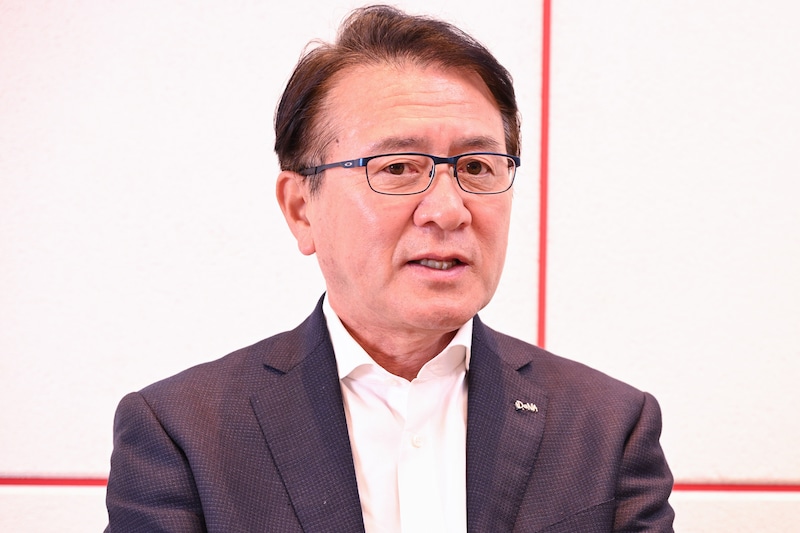 「久しぶりに見た」陸上界の大御所が元ビーチバレー界のアイドル選手と異色２ショット「おー！」「元気そう」