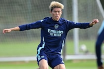 「クラブは長期残留を期待している」 アヤックスと半年契約締結の冨安健洋に現地メディアや有識者は様々な見解！「彼は絶対にプレーしない」