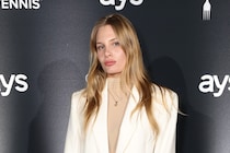 人気女子テニス選手、ヤストレムスカがビキニ姿を多数公開し「セクシーで魅惑的」「崇高な美しさ」と大反響