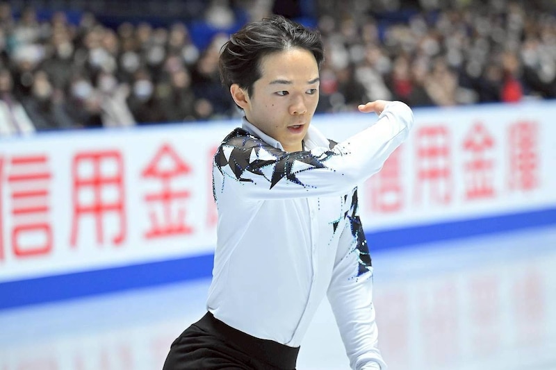 「ちょいミスって104点って...」“SP首位”鍵山優真の圧巻演技にネット衝撃「ほんと洗練されてるよなー」「スケートがうめぇ」【全日本フィギュア】