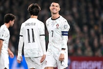 「人類の究極形だ！」40歳Ｃ・ロナウドがドヤ顔で魅せた“最新アイアンボディ”に世界反響！「ＣＧじゃないよね？」「アベンジャーズ入り確実」