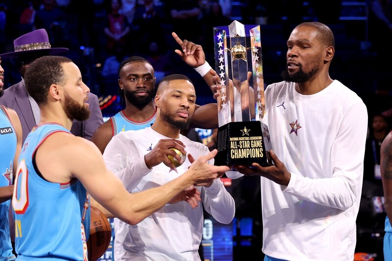 「オールスターゲームに関してはステフのせいだね」。デュラントが近年の球宴内容に不満？「だってハーフコートから…」＜DUNKSHOOT＞