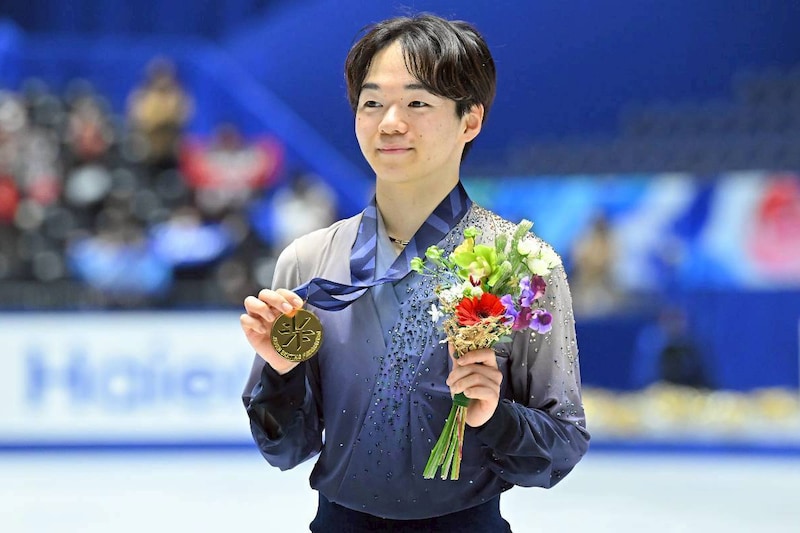「まだまだ弱い」それでも五輪切符。鍵山優真が涙の全日本連覇後に語った反省とミラノへの覚悟【全日本フィギュア】