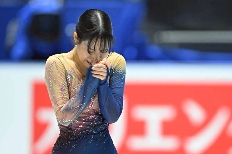 引退表明の三原舞依、ラスト全日本をノーミス演技で号泣　会場総立ち「Mai」ピンク一色に感謝【全日本フィギュア／女子フリー】
