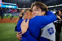 山本由伸、今季プレーオフの“ベストパフォーマー”に「WS連覇へ大きな役割を果たした」大谷翔平、佐々木朗希もランクイン