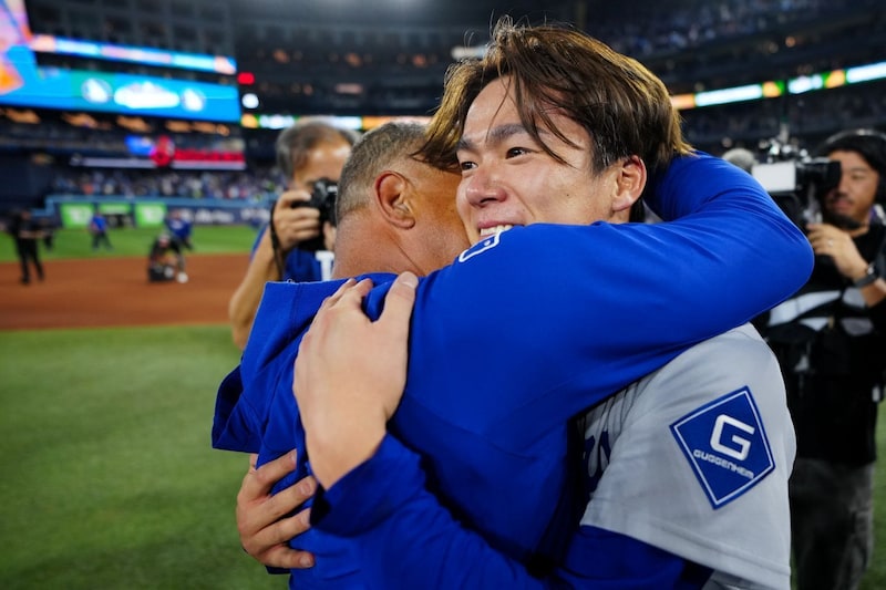 山本由伸、今季プレーオフの“ベストパフォーマー”に「WS連覇へ大きな役割を果たした」大谷翔平、佐々木朗希もランクイン