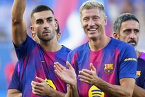 38歳でも手放せない現実――レバンドフスキとの契約延長の噂が浮上するバルサのストライカー事情