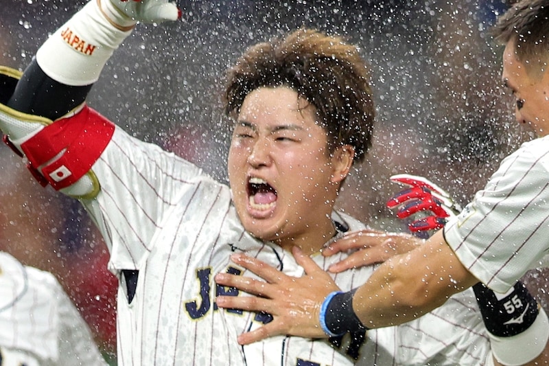 Wソックス移籍決定に「がんばれ！ おれもがんばるぜ！」同学年・清宮幸太郎がエール、村上宗隆本人が“いいね”で反応　坊主頭の高校時代の２ショットも