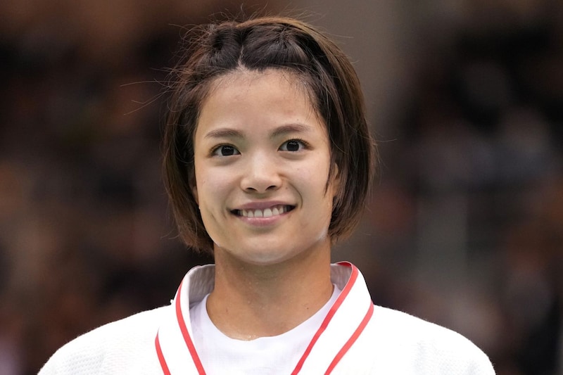 「ビジュ優勝です」阿部詩が公開したM-１出演時の上品コーデに「大人っぽい」「詩さんがグランプリ」とファン反響