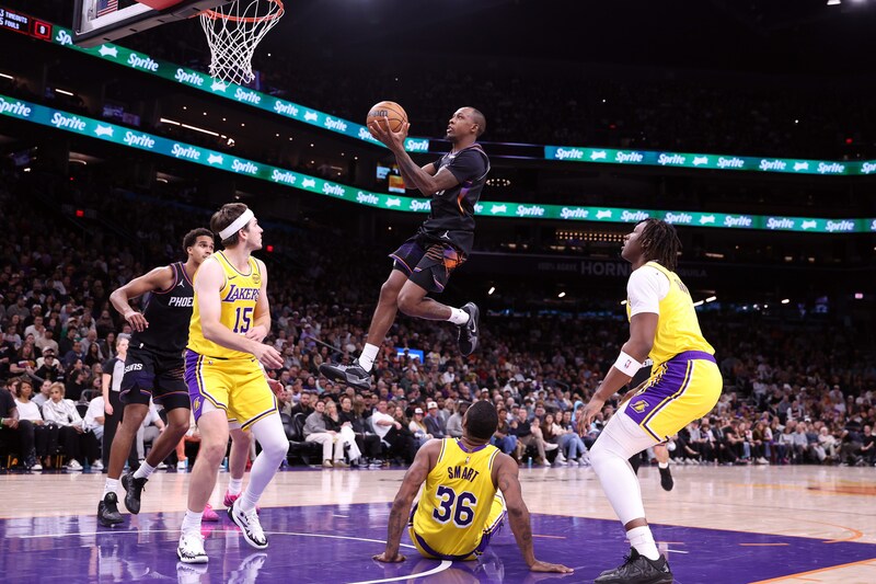 「クソみたいなプレーをしている」レイカーズの守備崩壊にスマートが警鐘「本当にひどい状況だ」＜DUNKSHOOT＞