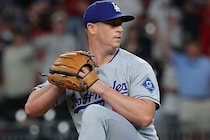 元守護神フィリップスの去就は？ TJ手術から夏復帰を目指す右腕にドジャース含む複数球団が関心