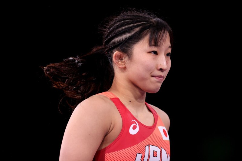 「おぉ!?凄すぎるスリーショット」レスリング須﨑優衣、有名アスリート夫妻との“レスリング納め”にファン反響「ダルさんも居るとは」