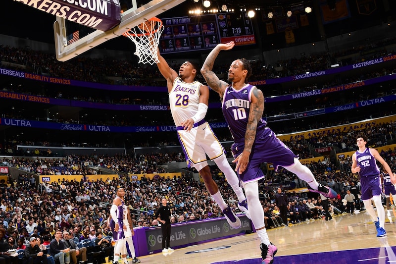 【NBA】八村塁が後半に躍動！豪快ダンク＆３ポイント含む12得点、レイカーズはキングスに快勝し連敗を３でストップ＜DUNKSHOOT＞