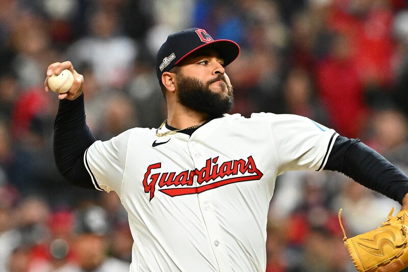 元ヤクルト助っ人右腕、MLB復帰「防御率3.50の右腕をガーディアンズが獲得」米報道　日本人ファン反響「いいニュース」「またスワローズに戻ってきて」