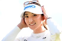 「いつもながら美人で素敵」脇元華、JLPGAアワードにブラックドレス姿で登場！「完璧にモデル」「お綺麗な方」と大反響
