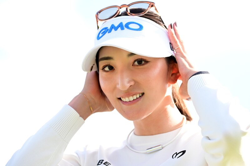 「いつもながら美人で素敵」脇元華、JLPGAアワードにブラックドレス姿で登場！「完璧にモデル」「お綺麗な方」と大反響
