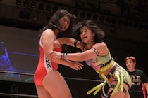 負けて号泣、勝って満足せず…活況の女子プロレス界に新たなライバル物語　新人対決を超えた暁千華vs山岡聖怜の濃密な一戦